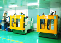 Blow-molding Dept ブロー成型部